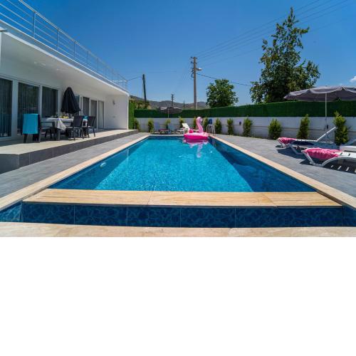 Spacious Villa with a Private Pool for 8 People in Muğla, Fethiye - AWZ 187