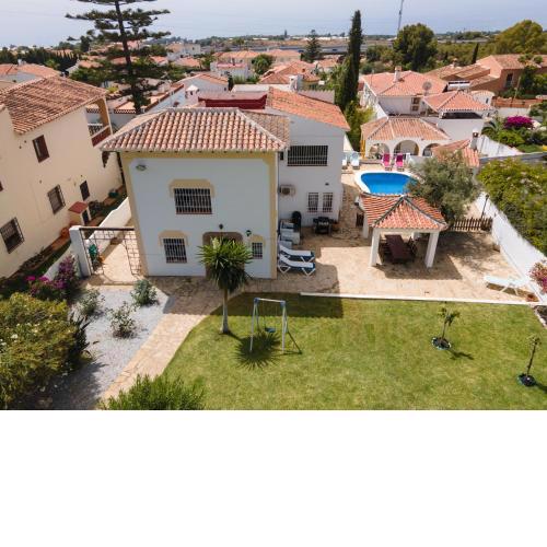 Spacious Villa with Private Pool & large private garden