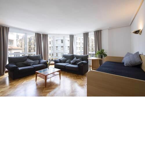 Spacious Zurriola Beach Apartment