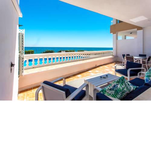 Spectacular Modern Beachfront 2/Bed Retreat