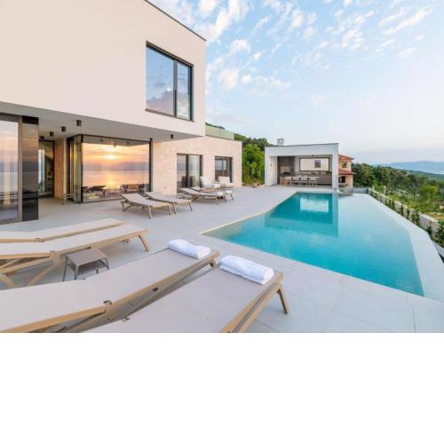 Spectacular Villa in Labin with Sauna, Private Pool