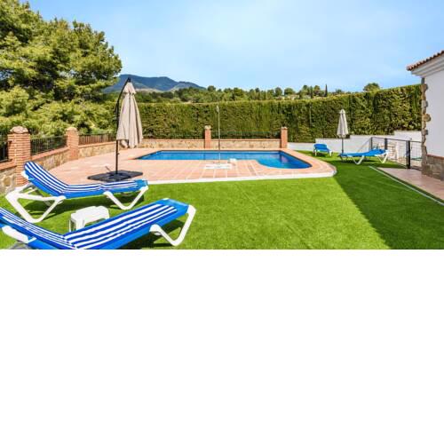Spectacular villa with a perfectly maintained garden