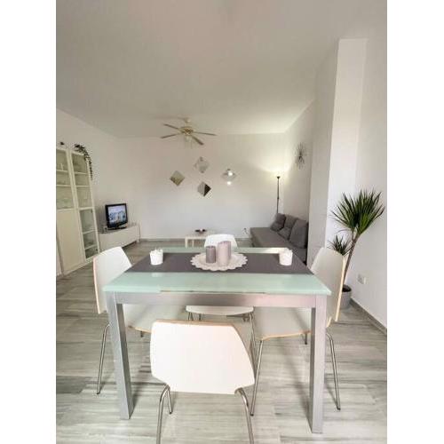 SPLENDID apartment near the BEACH in TORREMOLINOS