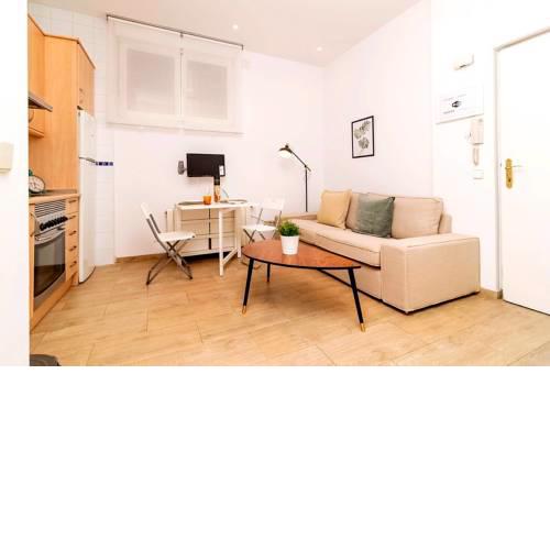 Splendid Apartment Next to Royal Palace by Batuecas