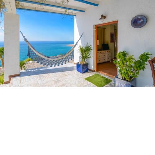 Splendid holiday villa near the beach