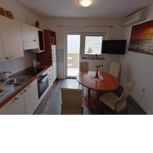 Splendid Sea View Apartment Marko
