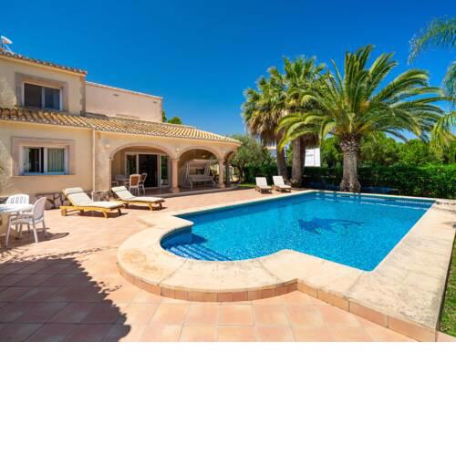 Splendid Villa in Denia near Seabeach