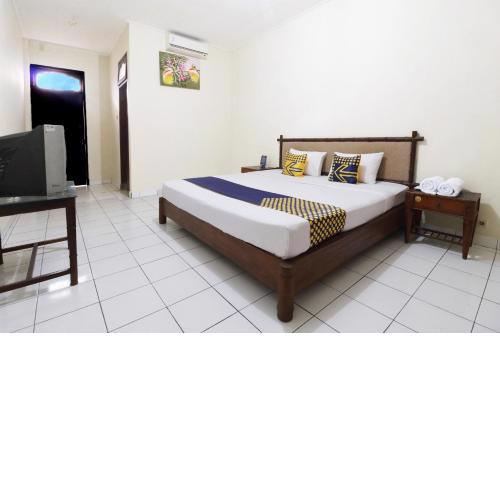 SPOT ON 2426 Hotel Aget Jaya Ii