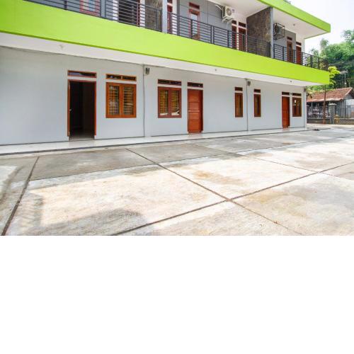 SPOT ON 2891 999 Guest House