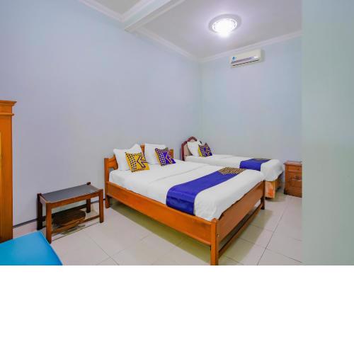 SPOT ON 90100 Hotel Kediri Bandungan
