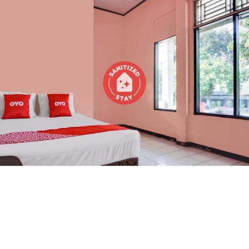 SPOT ON 91797 Mutiara Guest House