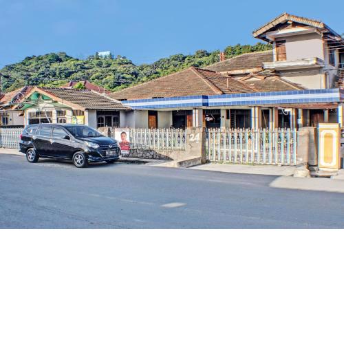 SPOT ON 92682 Badar Guest House Syariah