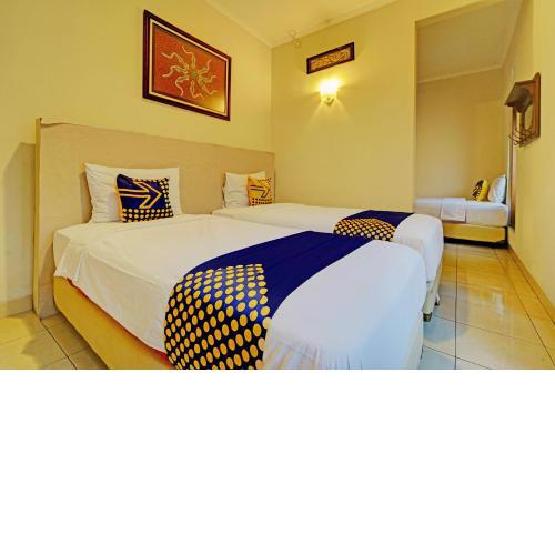 SPOT ON 92975 Aria Hostel Capsul Cihampelas