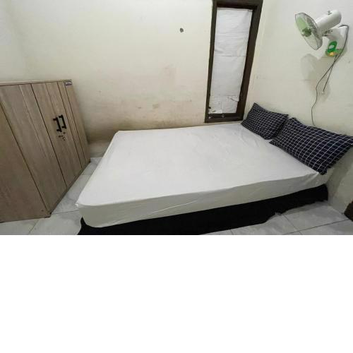SPOT ON 93147 Rumah Kos Shilah Habib Syariah