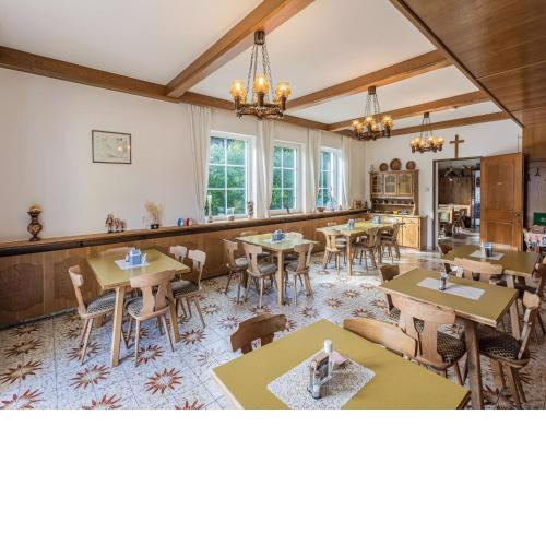 Sprawling Holiday Home in Kliening near Ski Area, F1 Circuit