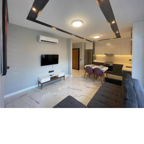 Square Light Residence