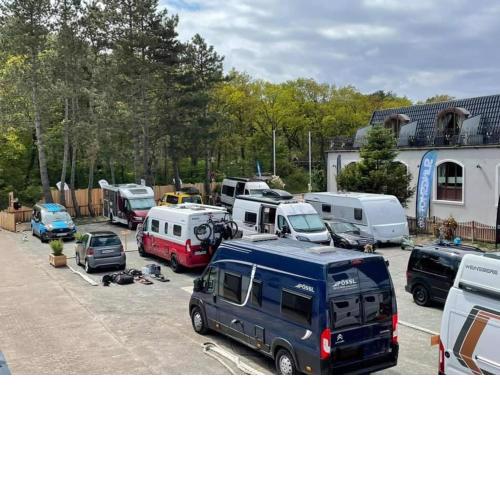 STELLPLATZ für Wohnmobile und Bullis auf dem Campingplatz Strandgut KEIN BETT VORHANDEN LEERER STELLPLATZ