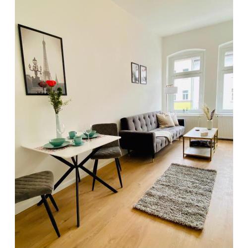 Stilvolles Apartment in zentraler Lage - Netflix, Queensize-Bett, Altbaustil, Küche und ÖPNV-Anbindung