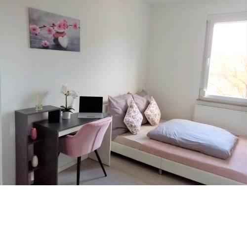 Stilvolles & komfortables Apartmentzimmer 1