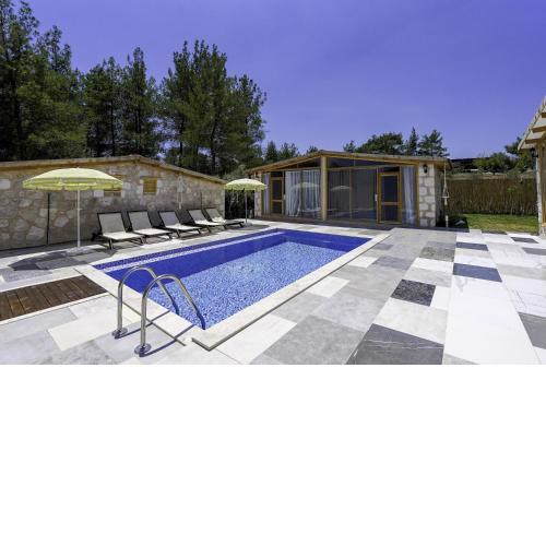 Stone Flat w Pool and Garden in Kas
