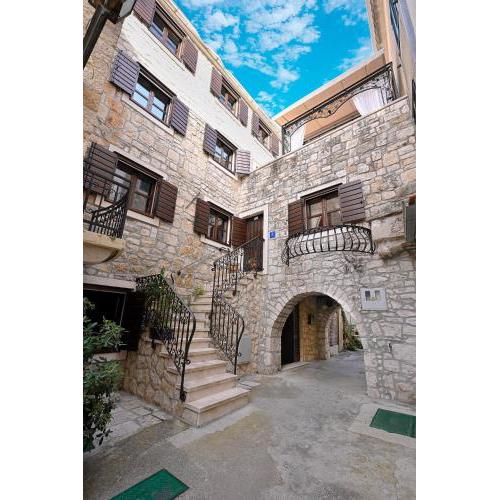 Stone House - Srida