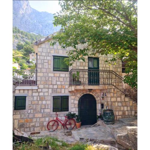 Stone house Donkey