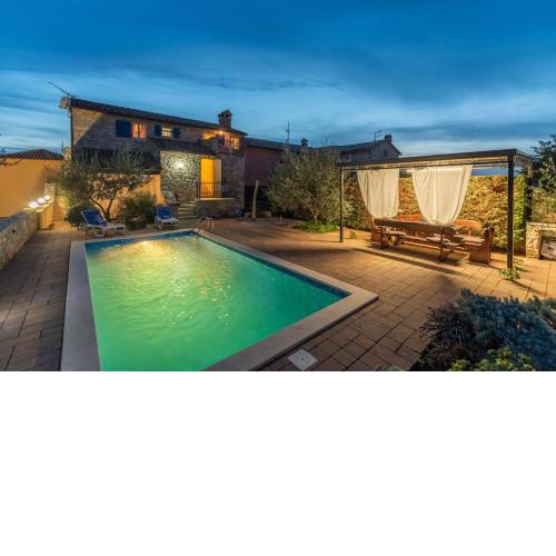 Stone house Meri with shared pool