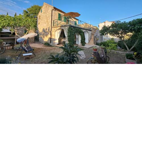Stone House with garden Laganini