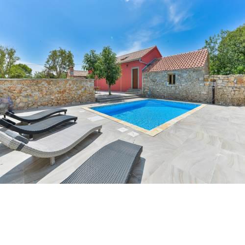 Stone villa Stela & Lea