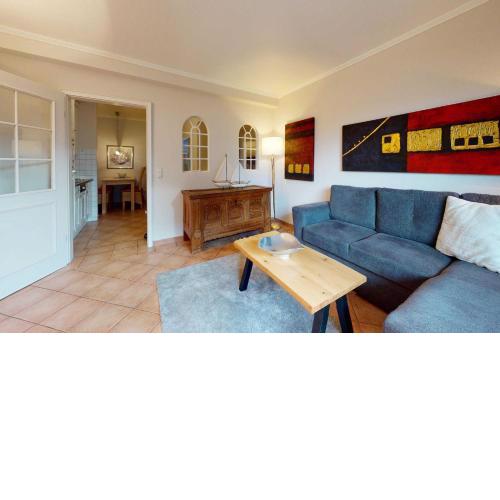 Strand Lodge
