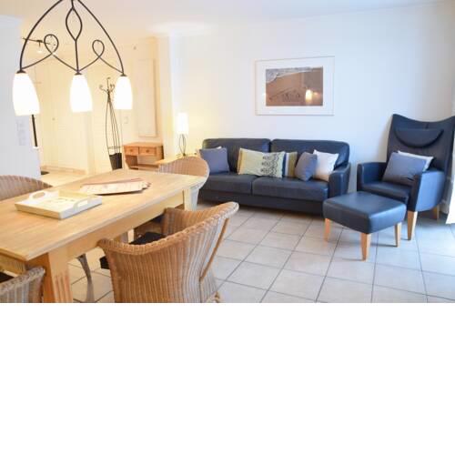 Strandnahe Ferienwohnung, Zentral gelegen, WLan und Balkon, Andreas Dirks-Str. 1