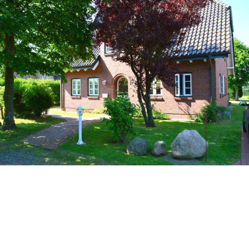 Strandstraße 28, Haushälfte links