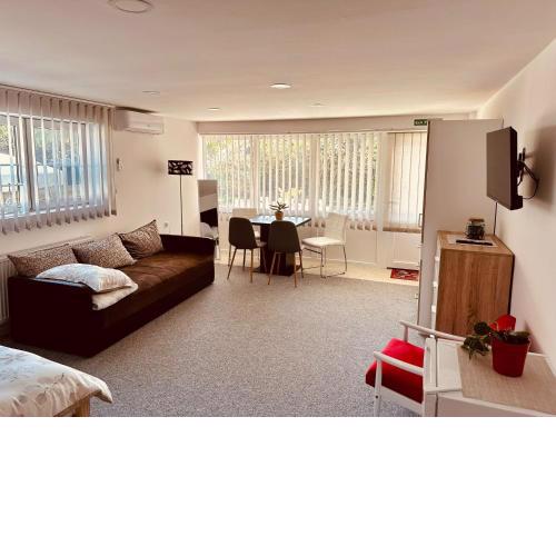 Studio Apartman Iovia place