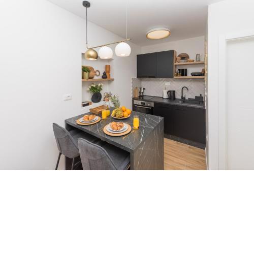 Studio apartment Bianco, near beach, free parking, Wi-Fi