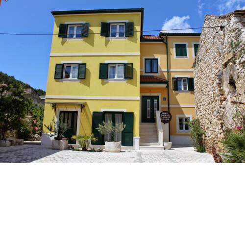 Studio apartment in Skradin with balcony, air conditioning, WiFi, washing machine (4921-4)
