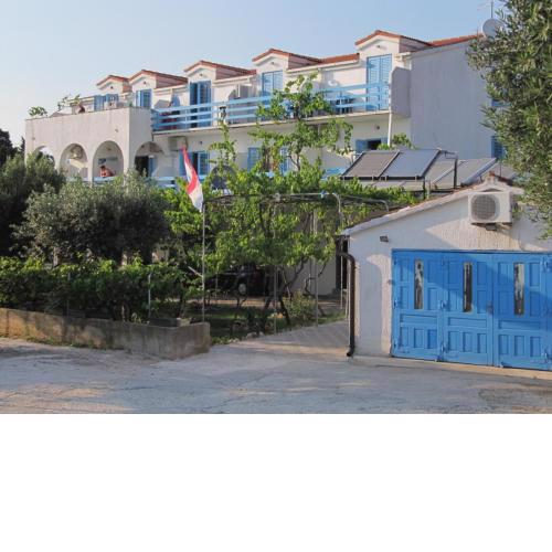 Studio apartment in Sucuraj with sea view, balcony, air conditioning, WiFi 3560-4