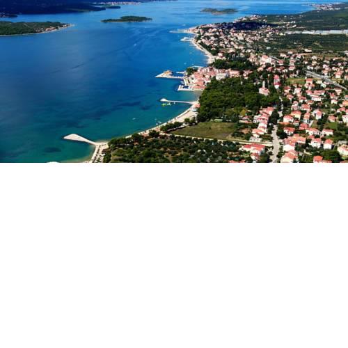 Studio Apartment in Sveti Filip i Jakov with Terrace, Air Conditioning, Wi-Fi (4811-4)