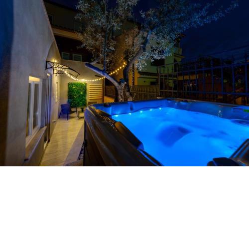 Studio Apartment Mare with private garden and jacuzzi
