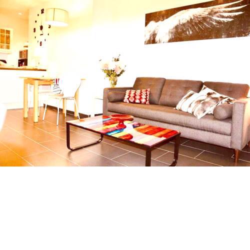 Studio Avenida Isabel Manoja