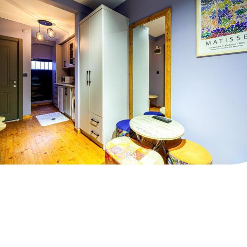 Studio Flat Close to Kennedy Avenue in Fatih
