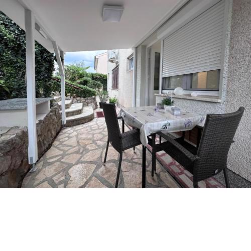 Studio Goldie in the center of Krk