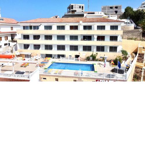 Studio well connected ocean,FreeWifi,pool,beach at Playa de Las Americas in Tenerife Sur