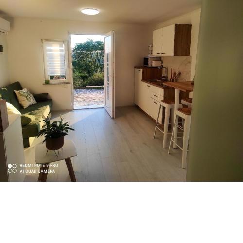 Studio with balcony at Ripenda Verbanci 3 km away from the beach