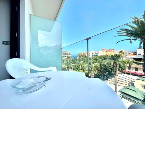 Studio with balcony, pool with view, sea in Puerto de la Cruz