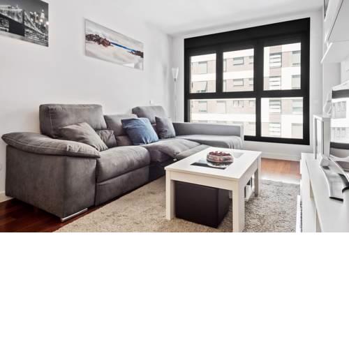 Stunning 2 Bed Apt, Sleeps 4 nr Retiro