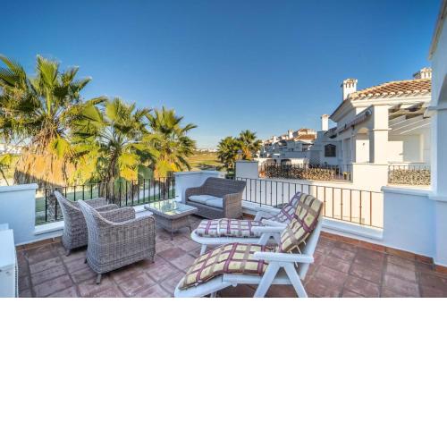 Stunning 2 Bedroom 2 Bathroom Town House - CE7LT
