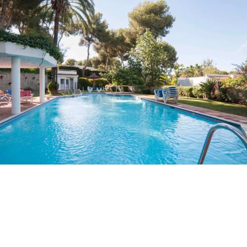 Stunning 2-Bedroom Apartment close to the beach