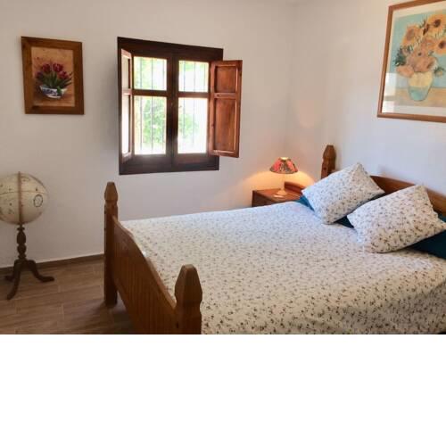 Stunning 3-Bed House in Ojén