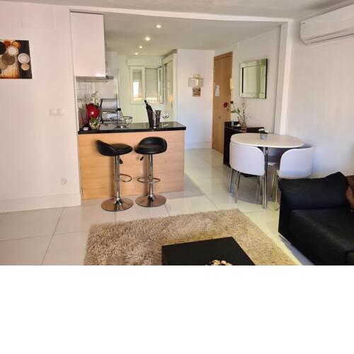Stunning 3 Bedrooms Sea View Apartment!