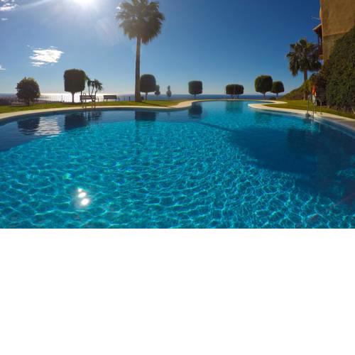 Stunning 4 bed duplex in Calahonda with sea views